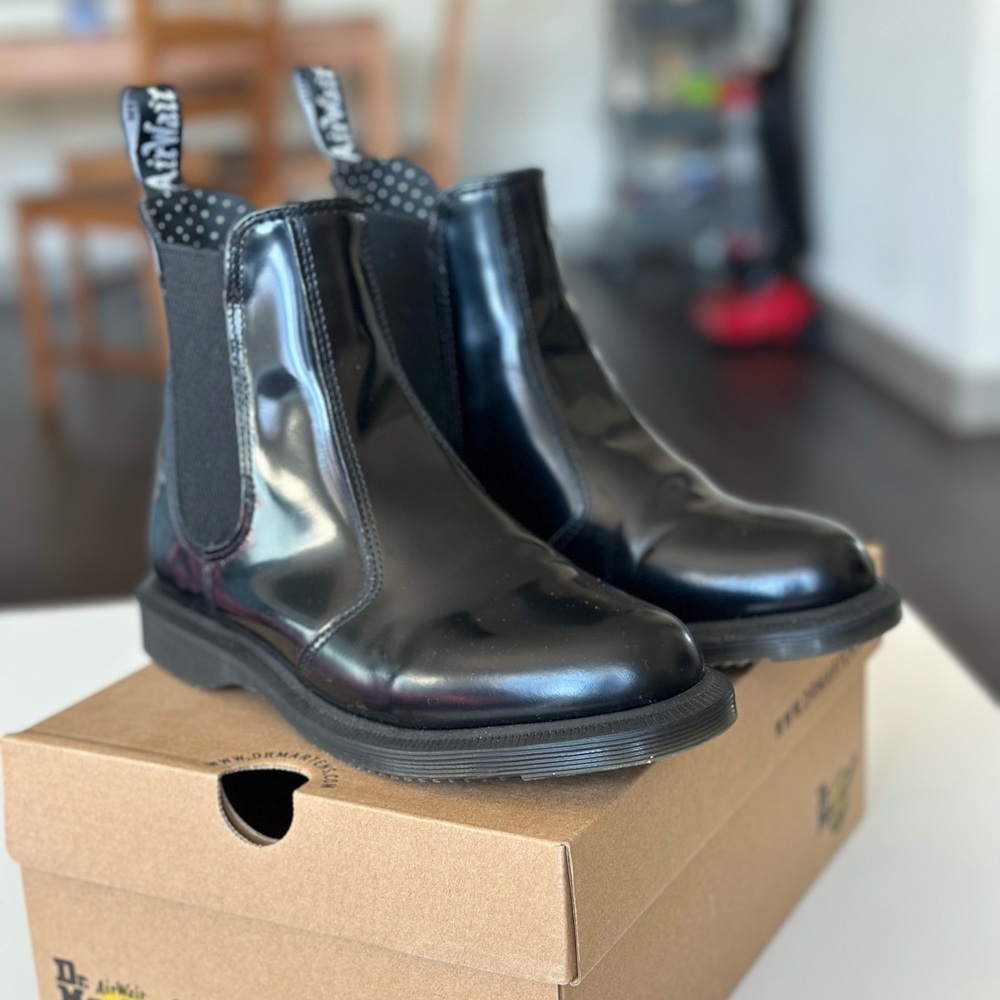 Doc martens size 7 flora polished smooth